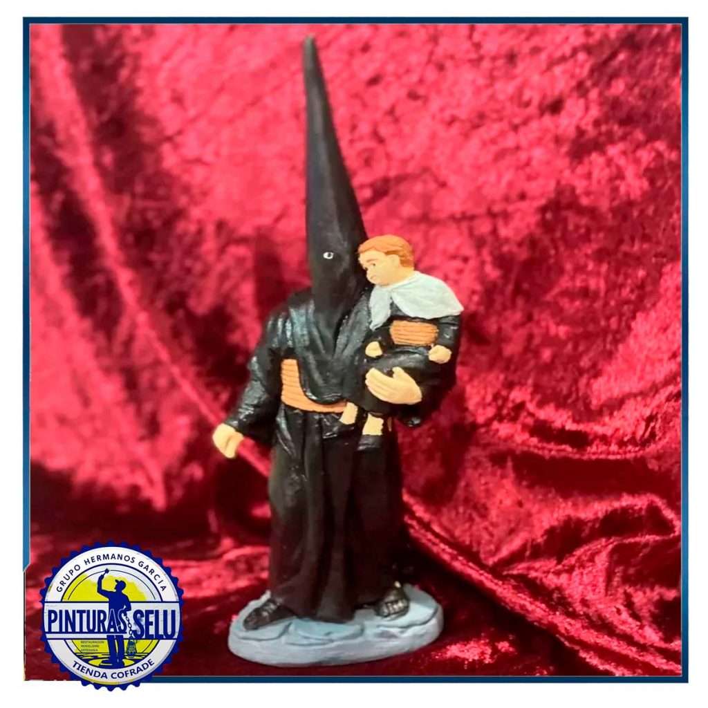Encuentra la devoción en cada detalle: Nazareno con Niño en escayola policromada en tu Tienda Cofrade de Sanlúcar de Barrameda