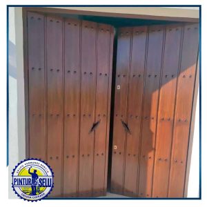 imitacion de madera en porton