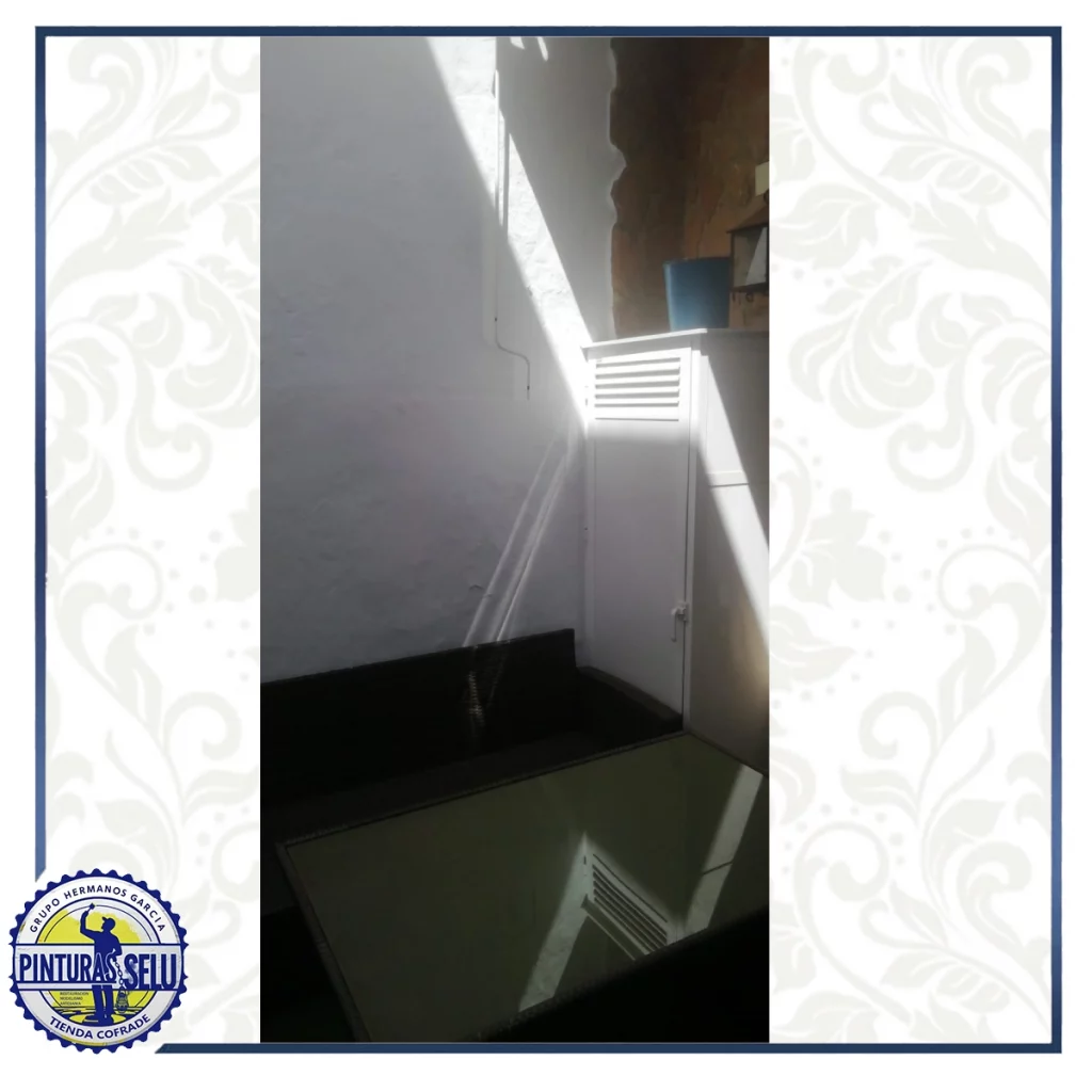 Rehabilitación y pintado de patio interior: del enlucido antiguo al revestimiento elastomérico blanco