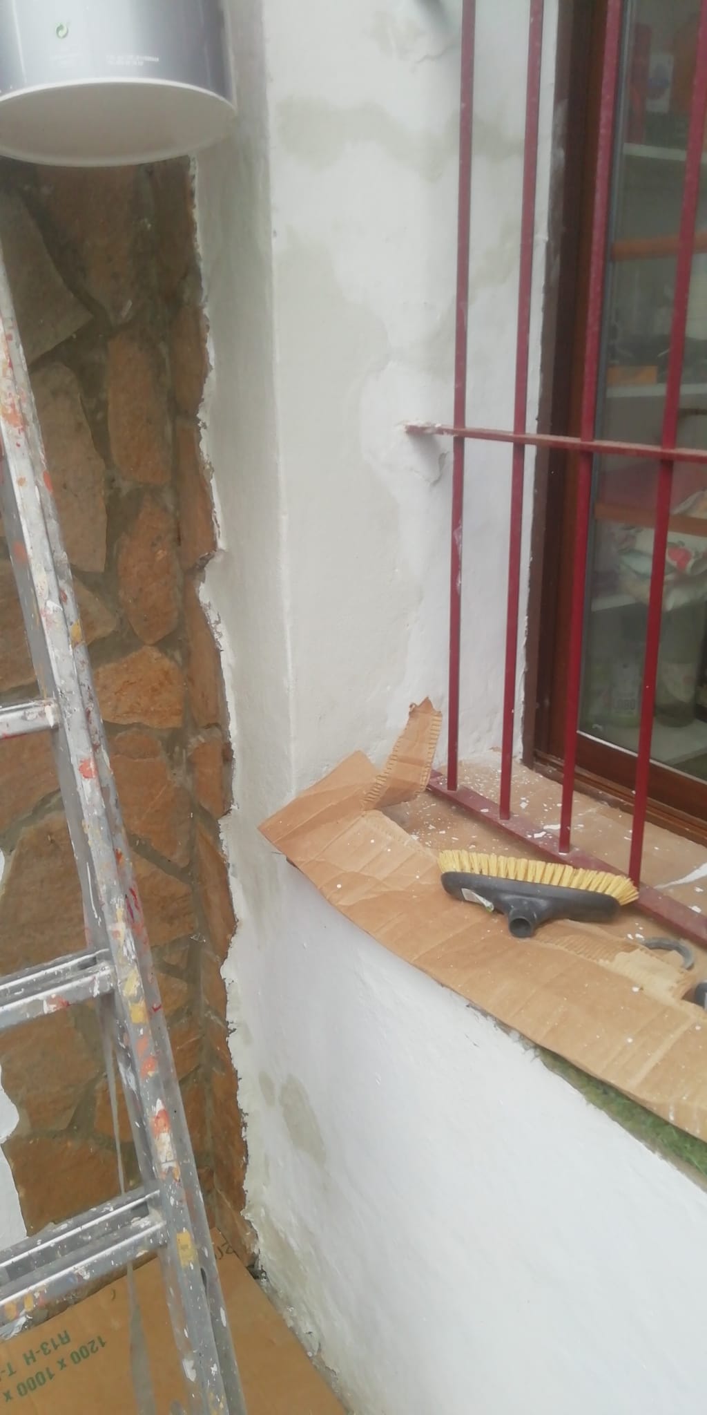 Rehabilitación y pintado de patio 6