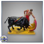 Torero con toro policromado