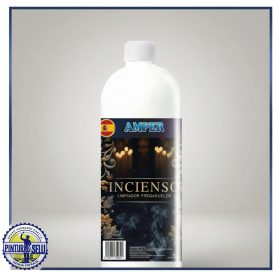 Friegasuelos con aroma a incienso cofrade tradicional de Málaga